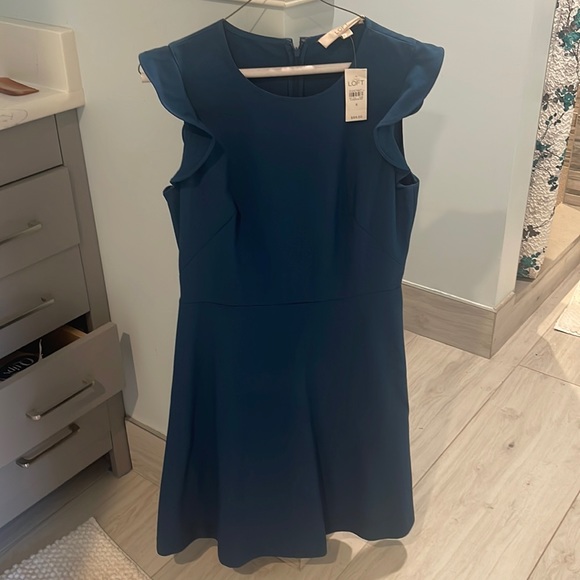 LOFT Dresses & Skirts - Blue flutter sleeve dress- size 6 NWT